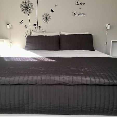 Rentalis Flat Liege Luaran gambar