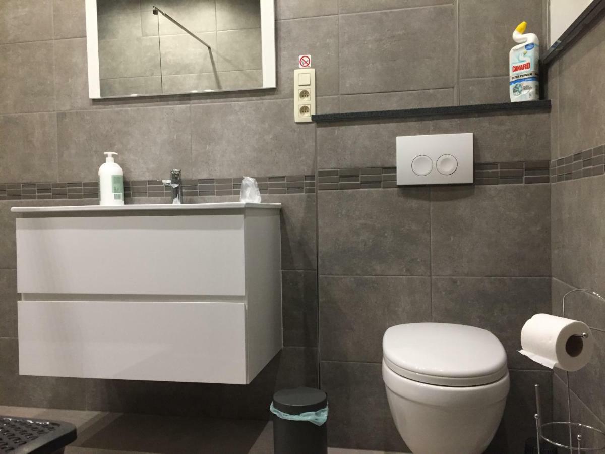 Rentalis Flat Liege Luaran gambar