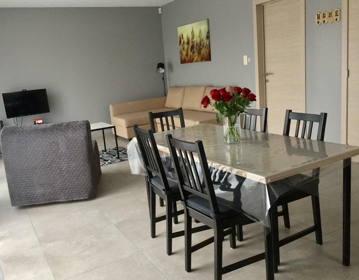 Rentalis Flat Liege Luaran gambar